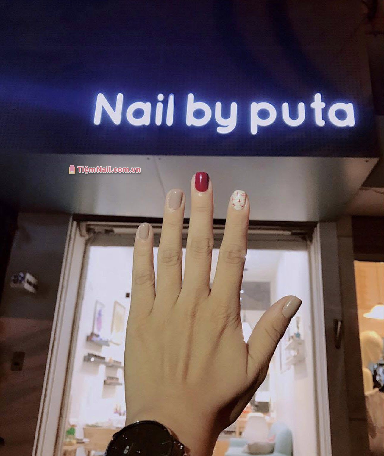 Nail by Puta