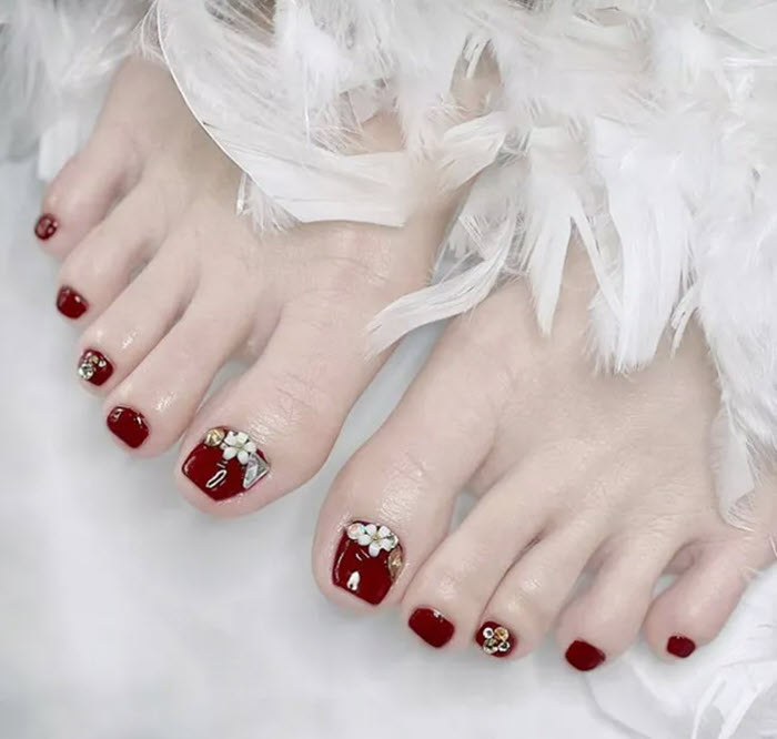 300 nail chân màu trắng đơn giản sành điệu và sang trọng cho phái đẹp